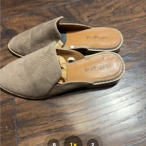 Indigo Road slip ons Suede size 5.5 M. Small spot on hill. See pics - Picture 2 of 7